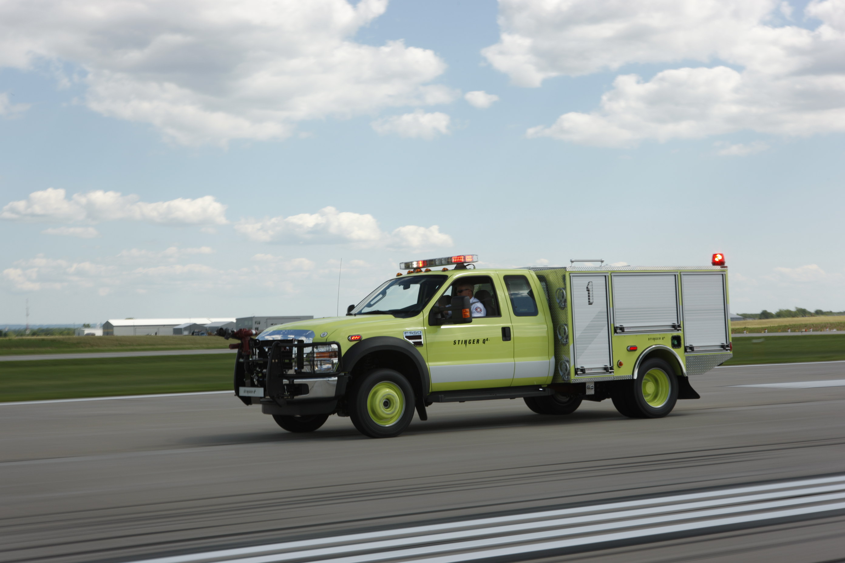 Stinger Q4 | Airport Fire Trucks | ARFF | Oshkosh Airport Products